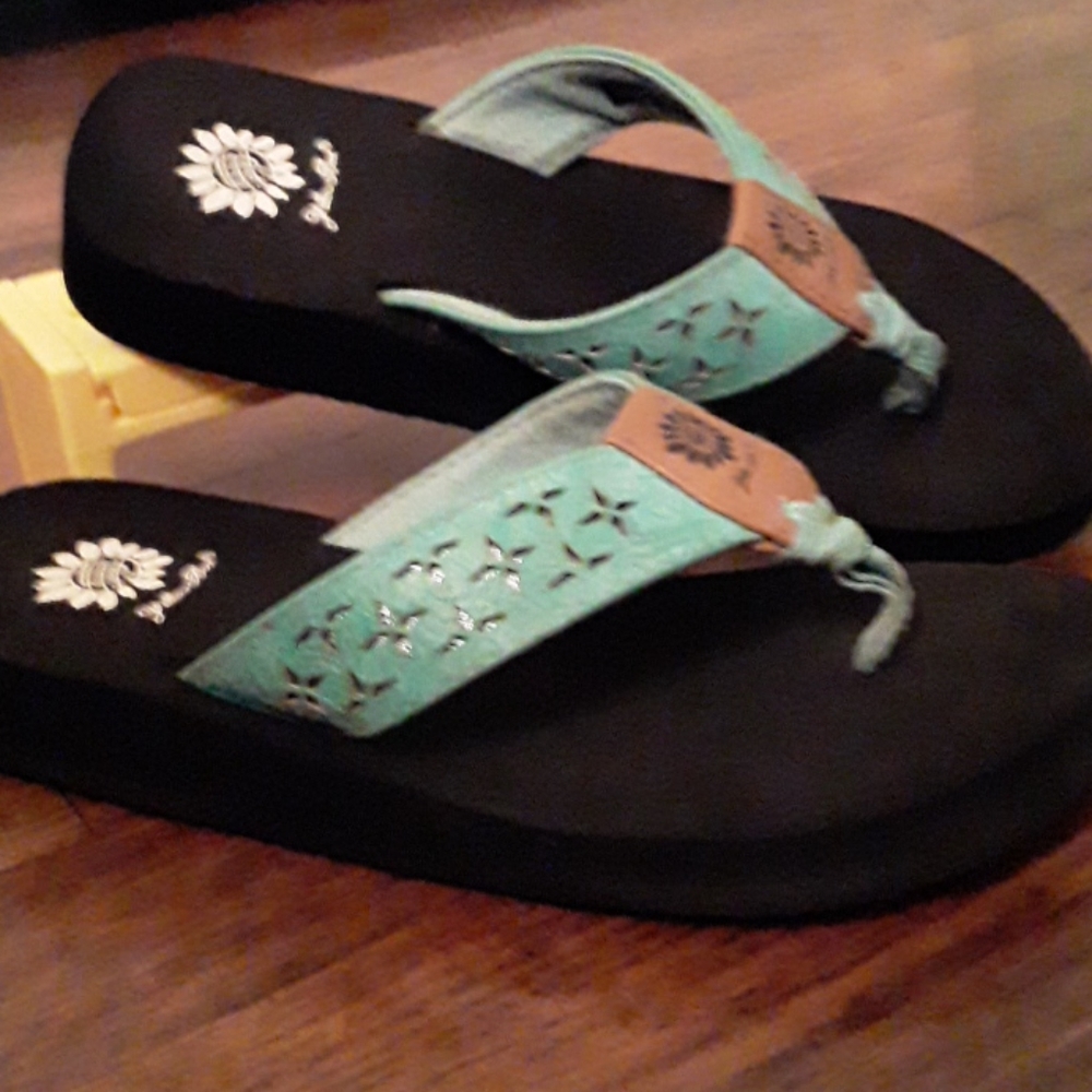 Yellow Box Flip Flops - Picture 2 of 3